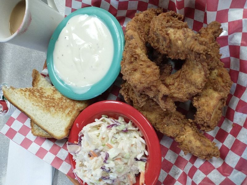 12 New Mexico Cafés Frying Up Golden Chicken The Old-Fashioned Way - Decor Hint Big Daddy's Diner - Cloudcroft