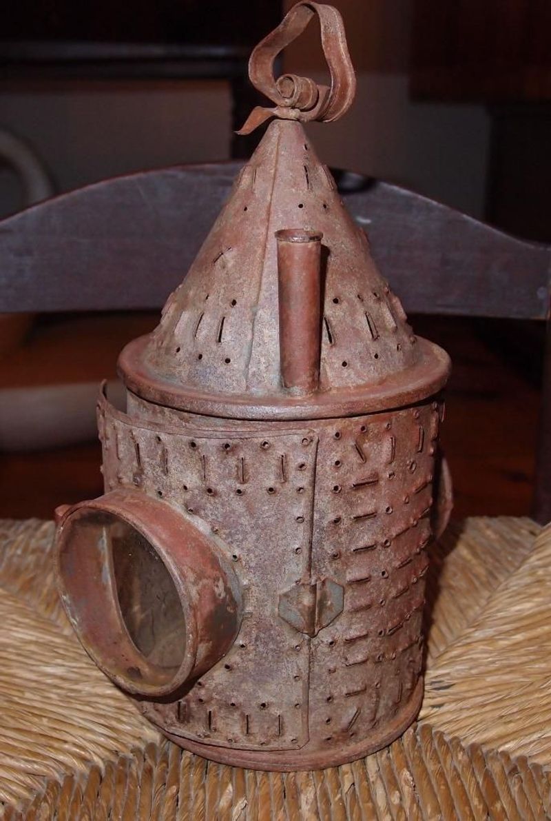 11 Vintage Finds In New Mexico Collectors Can't Resist - Decor Hint Vintage Tin Lanterns