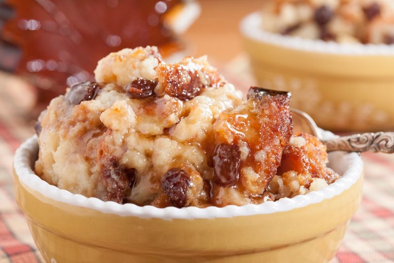 15 Minnesota Country Recipes Made With Love And Simple Ingredients - Decor Hint Old-Fashioned Bread Pudding