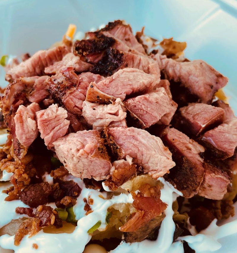 13 Oregon BBQ Spots Serving Authentic Wood-Smoked Flavor - Decor Hint Rolling Smoke BBQ Company, Eagle Point