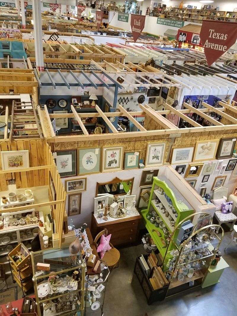 Arizona’s Must-Visit Vintage Shops That Are Worth The Detour - Decor Hint The Brass Armadillo Antique Mall, Phoenix