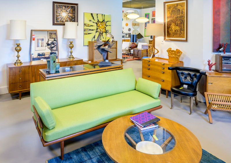 Antiques In Colorado Set To Become Highly Sought After In 2026 - Decor Hint Mid-Century Modern Furniture