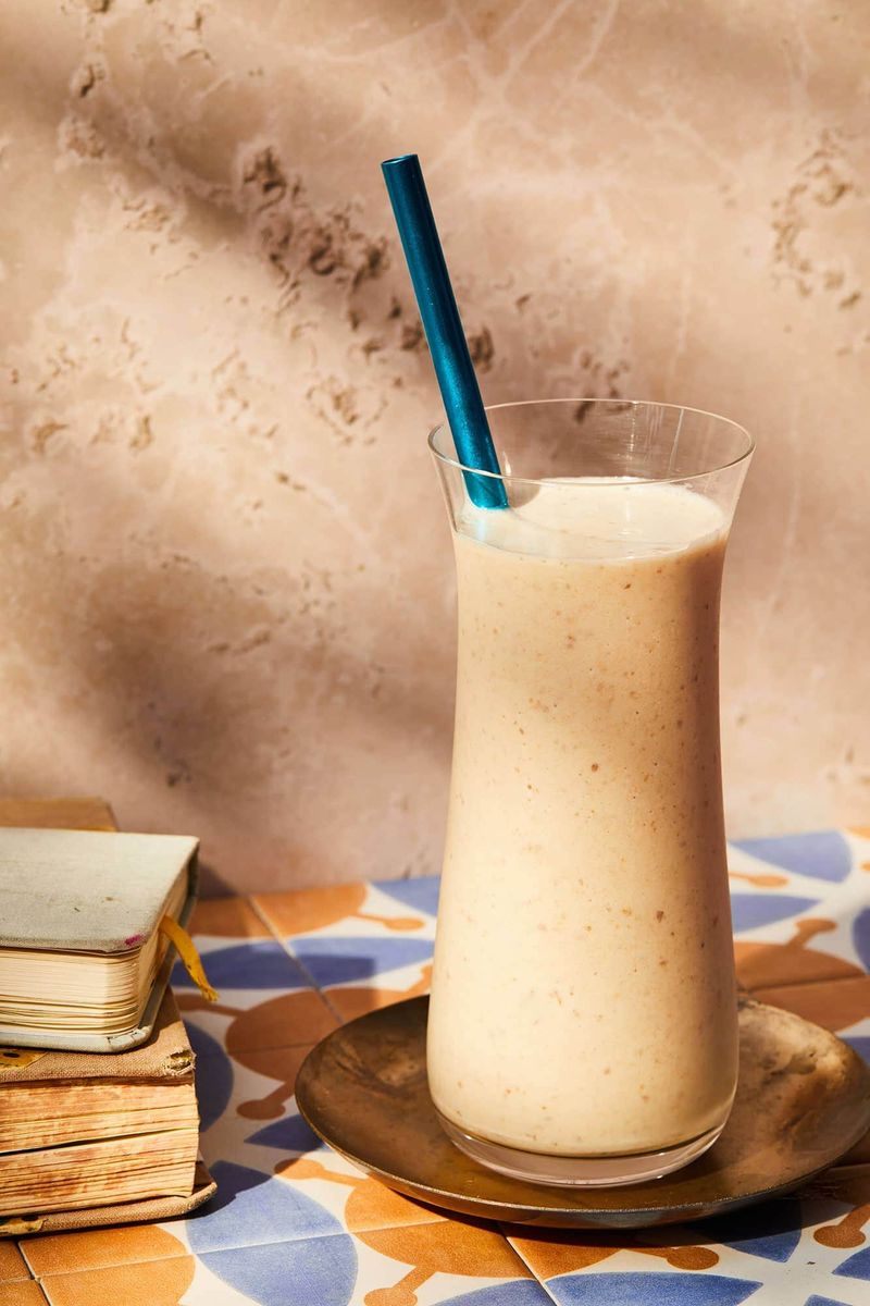 California Foods Everyone Should Try At Least Once - Decor Hint Date Shake