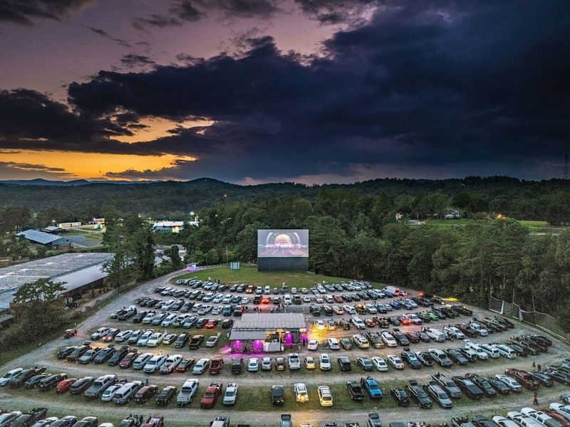Recharge Your Soul In Blue Ridge, Georgia - Decor Hint Swan Drive-In Theater