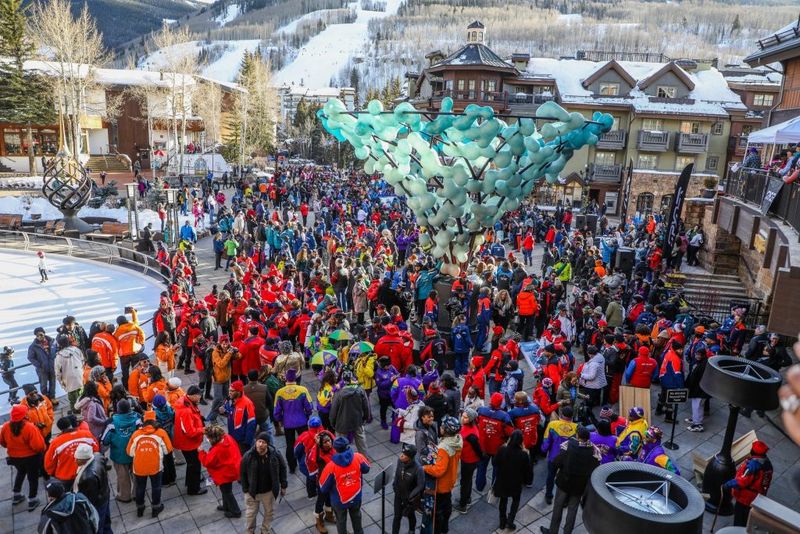 Colorado Mountain Towns That Locals Say Are Packed With Tourists - Decor Hint Vail