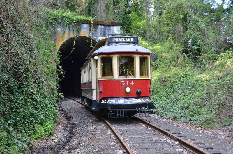 10 Oregon Train Rides Offering Breathtaking Coastal And Mountain Views - Decor Hint Willamette Shore Trolley