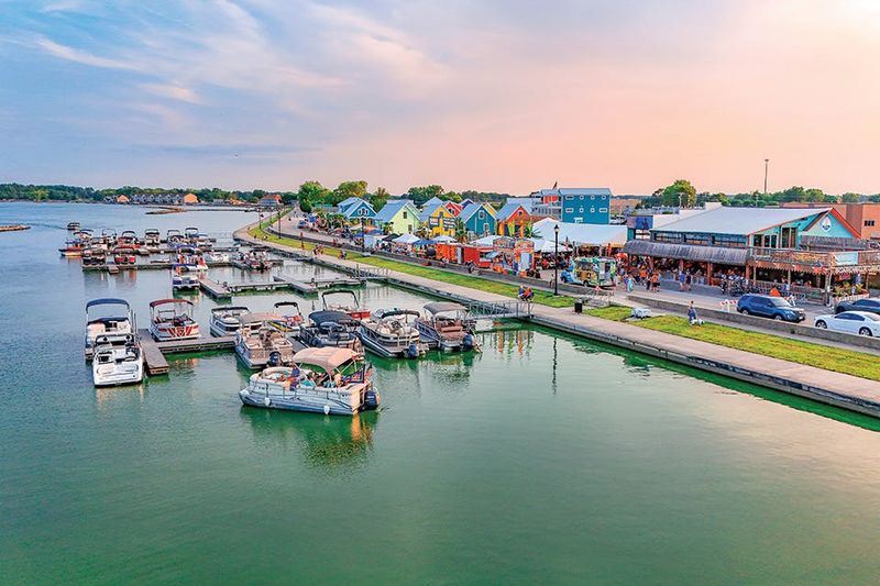 Fall Road Trips Across Ohio Packed With Family Fun And Scenic Views - Decor Hint Grand Lake St. Marys Loop