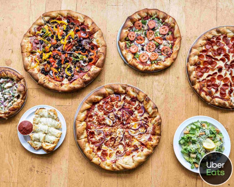 14 Oregon Pizza Joints Worth The Trip For Authentic Flavor - Decor Hint Blind Onion Pizza & Pub