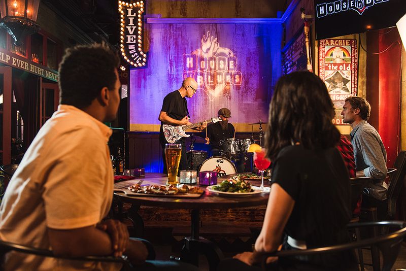 14 Reasons Dallas Tops The Charts As The World's Most Affordable Dining Destination - Decor Hint Free Entertainment with Meals