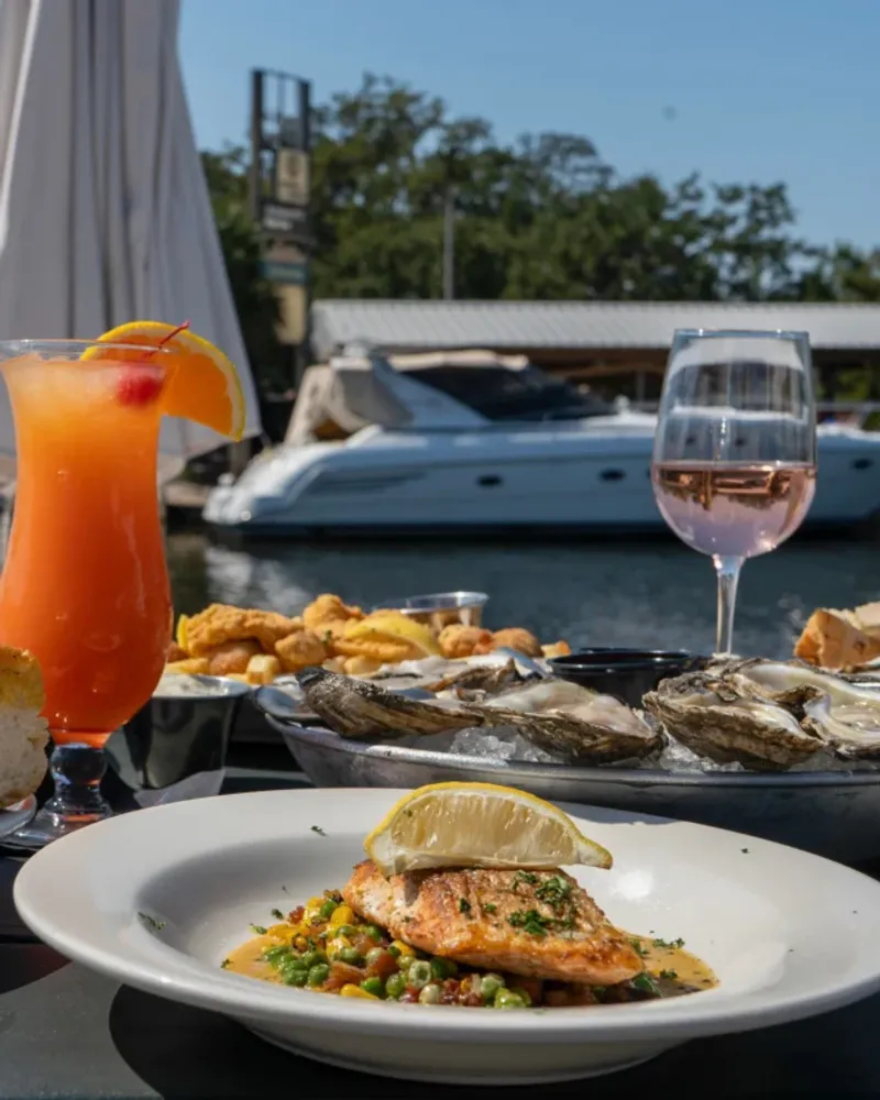 Felix's Restaurant & Oyster Bar - Gulfport