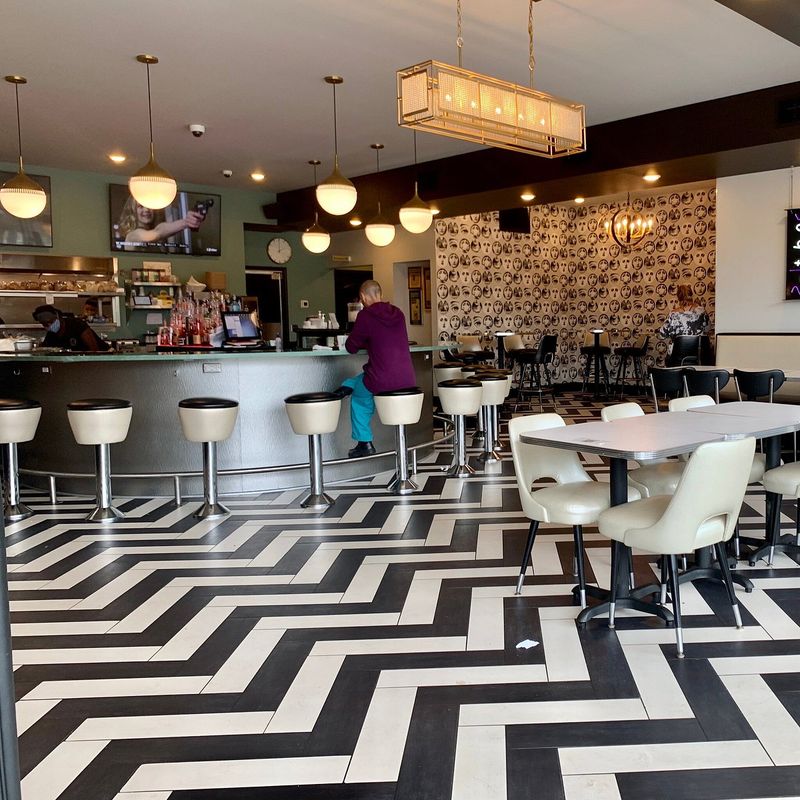 13 Ohio Diners That Make Comfort Food Taste Like Sunday Again - Decor Hint The Diner on Clifton