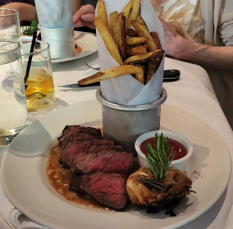 Hendrick's Tavern - Roslyn, Long Island