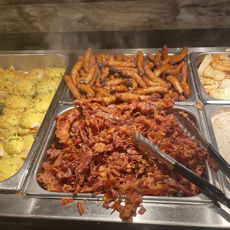 15 Beloved Ohio Fish Fry Restaurants Locals Can't Wait To Visit Each Year - Decor Hint Lucky's Café