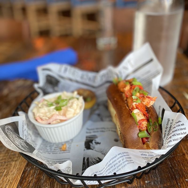 10 Oklahoma Lobster Roll Spots You'll Be Surprised To Find - Decor Hint The Manhattan OKC (Oklahoma City)