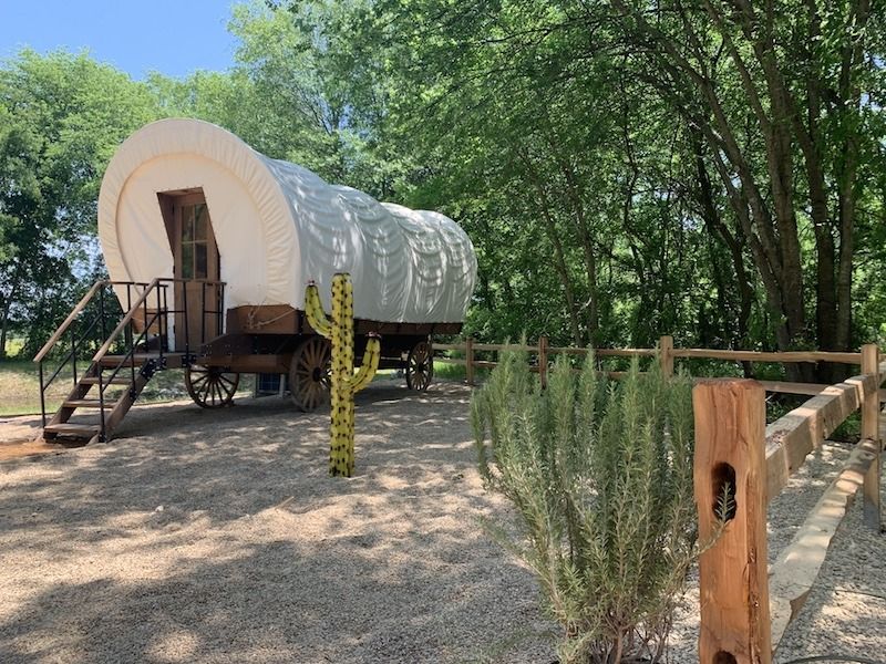 20 Epic Texas Glamping Spots That Are Anything But Roughing It - Decor Hint Silver Spur Resort, Canton