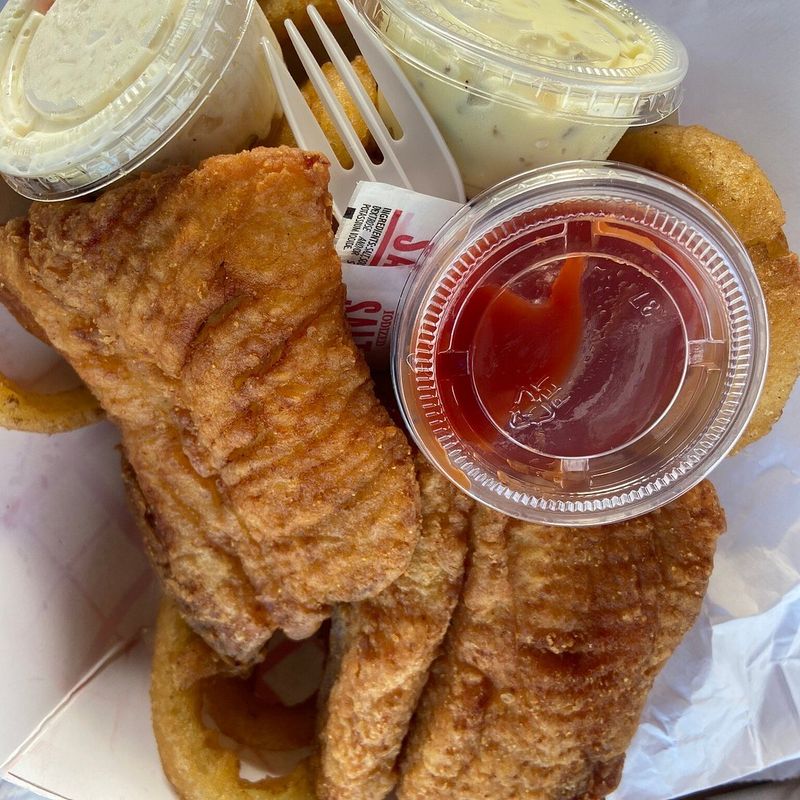 10 Family-Run Fried Chicken Restaurants In Michigan Worth The Trip - Decor Hint Clyde's Drive-In No. 3