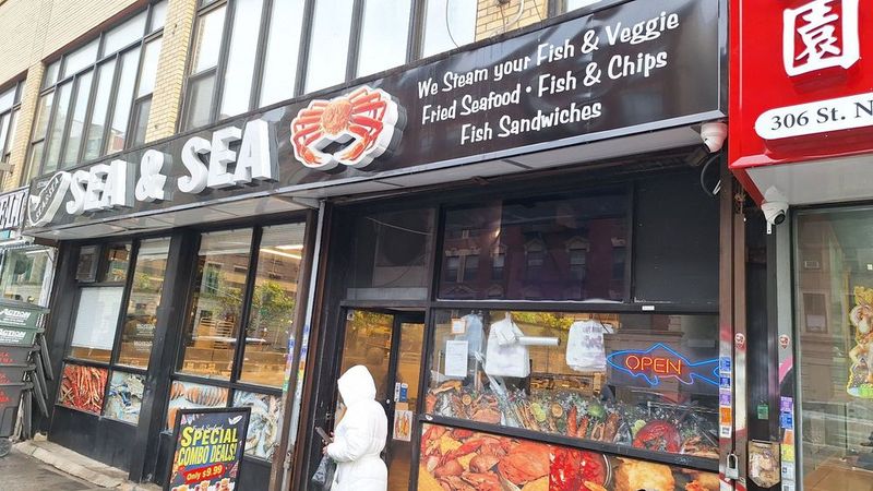 15 New York's Must-Try Fish Fries That Define Friday Tradition - Decor Hint Sea & Sea Harlem, Manhattan