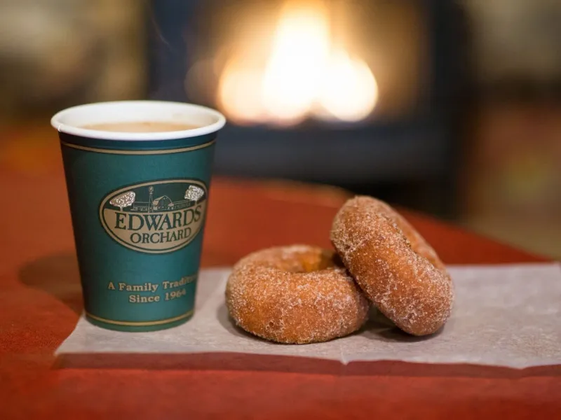 17 Illinois Cider Donut Stands That Make Every Bite Feel Like Autumn - Decor Hint Edwards Apple Orchard - Poplar Grove