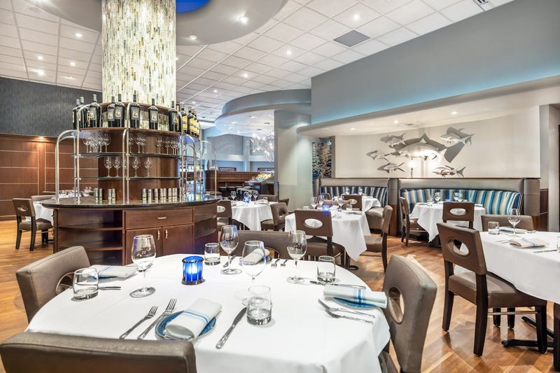 12 Must-Visit Florida Restaurants That Should Be On Every Foodie's Bucket List - Decor Hint Oceanaire Seafood Room, Orlando