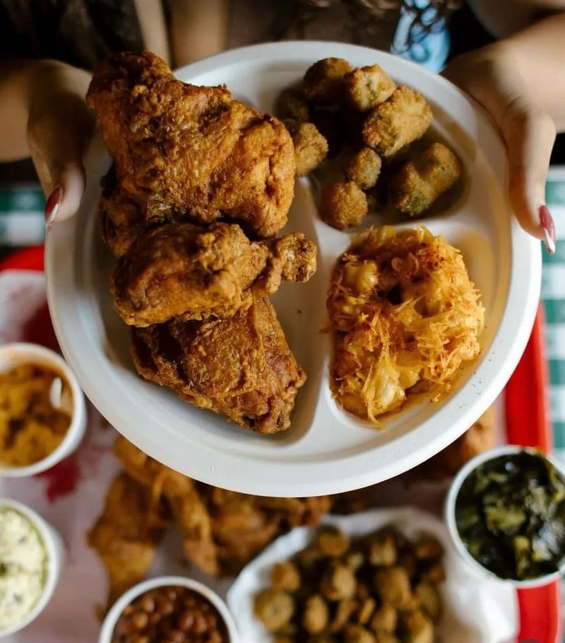 11 Kansas City Foods Everyone Should Try At Least Once - Decor Hint Gus's Fried Chicken