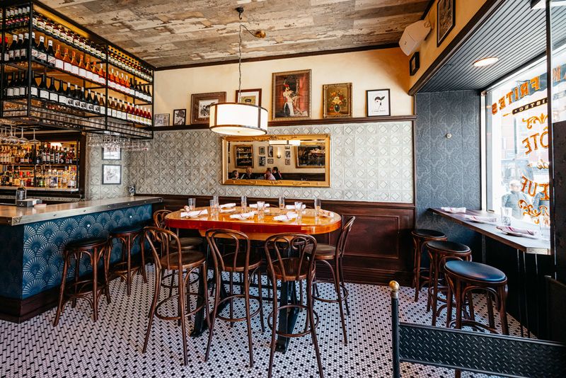 Dinner Environment: Intimacy, Lighting & Décor
