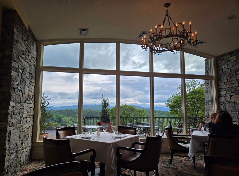 A North Carolina Location Earns Recognition As A Top Honeymoon Choice - Decor Hint Fine Dining Options