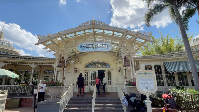 6 Florida Buffets Locals Line Up For And 6 That Are Totally Worth It - Decor Hint Crystal Palace