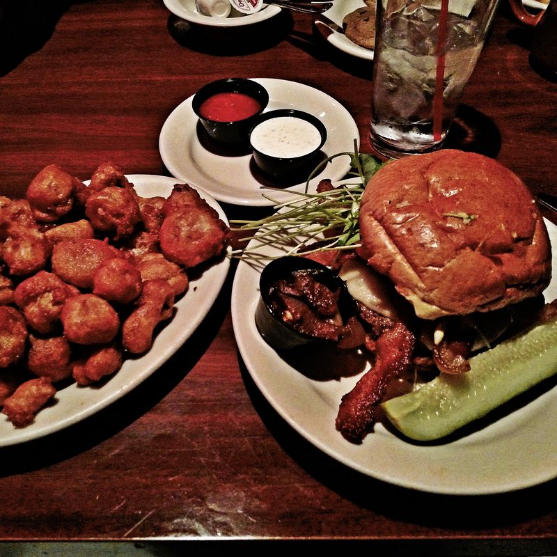 10 Family-Run Fried Chicken Restaurants In Michigan Worth The Trip - Decor Hint Redcoat Tavern