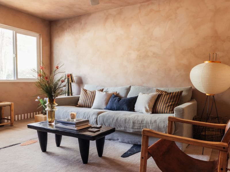 10 California Home Trends Expected To Cool - And 10 Heating Up - Decor Hint Natural Stone And Limewash Finishes