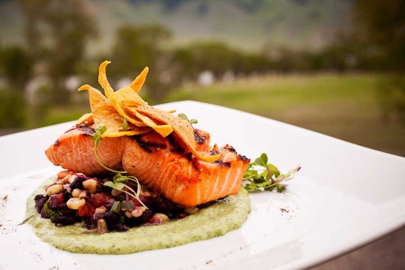 14 Hidden Montana Restaurants Where Fried Fish Steals The Show - Decor Hint Yellowstone River Lodge