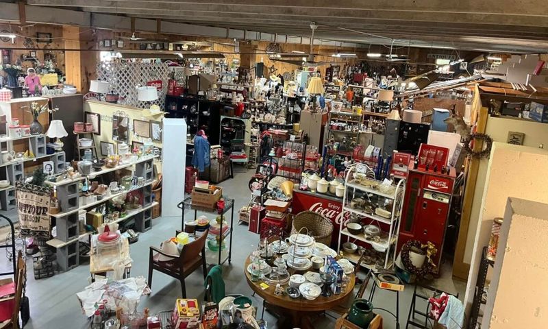 Carol’s Back Porch Antiques