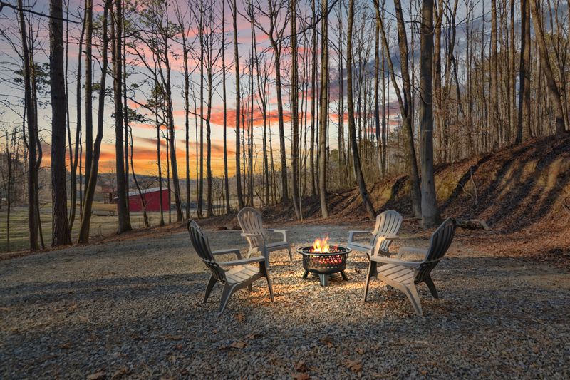 Ellijay Apple Country Retreats & Cozy Farm Stays