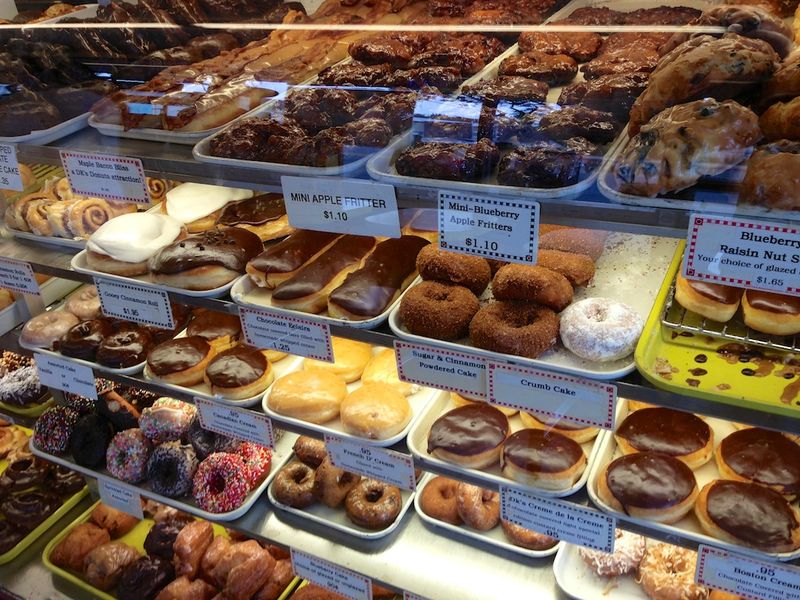 DK's Donuts & Bakery
