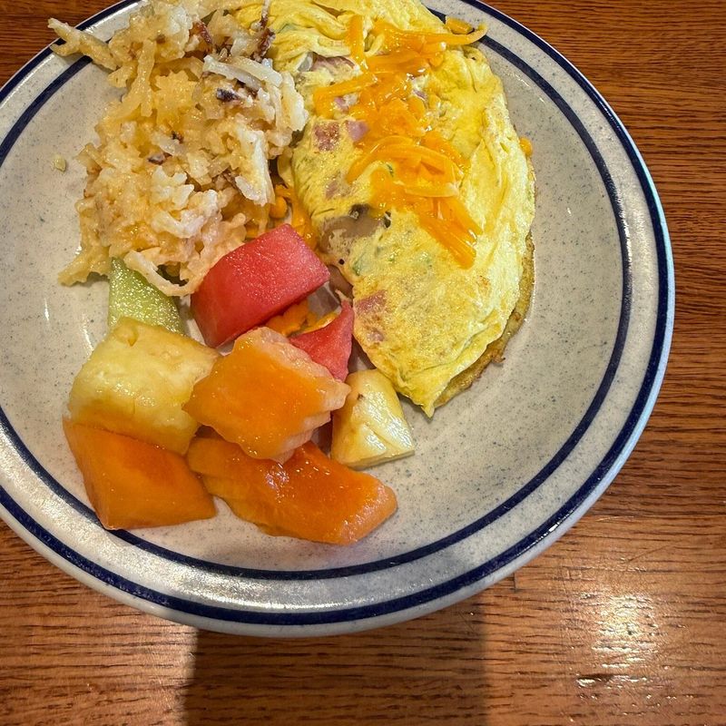 Iowa Breakfast Spots Known For Big, Hearty Omelets - Decor Hint Machine Shed Restaurant