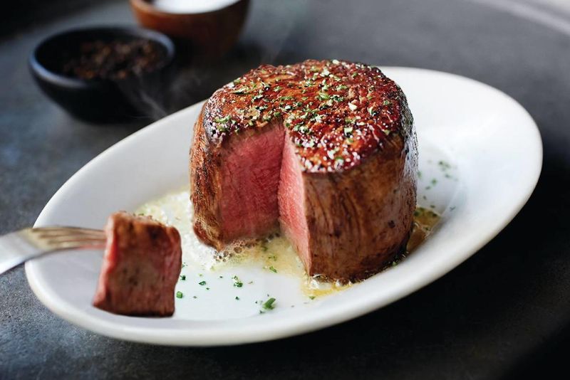 14 Ohio Steakhouses That Might Be Hidden But Definitely Aren't Secret Anymore - Decor Hint Ruth's Chris Steak House in Cincinnati