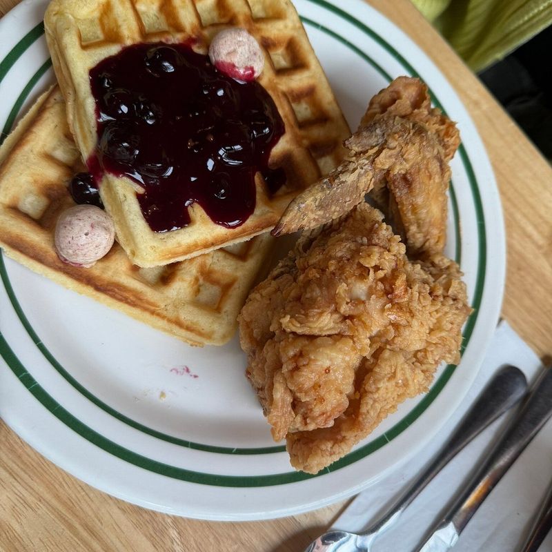 Southern Restaurants Worth Visiting In New York City - Decor Hint Pies 'n' Thighs