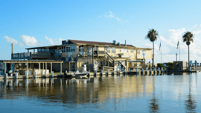 People Drive From Across Texas For This All-You-Can-Eat Seafood Restaurants - Decor Hint Stingaree Restaurant in Crystal Beach