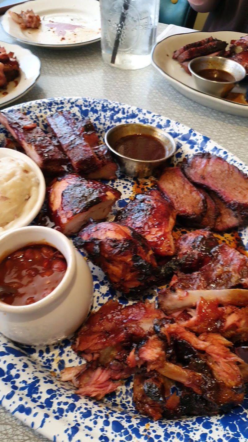 10 Henderson, Nevada Restaurants That Deserve A Spot On Your List - Decor Hint Lucille's Smokehouse Bar-B-Que