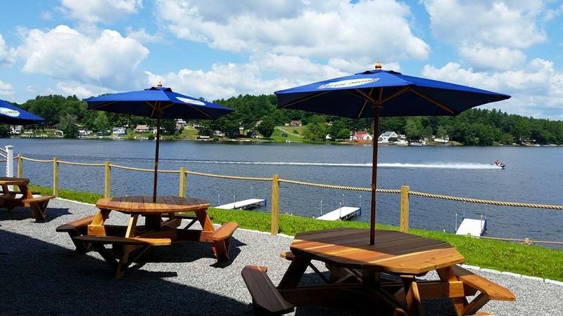 12 Lakeside Restaurants In Massachusetts That Wow Beyond The Menu - Decor Hint 308 Lakeside, East Brookfield
