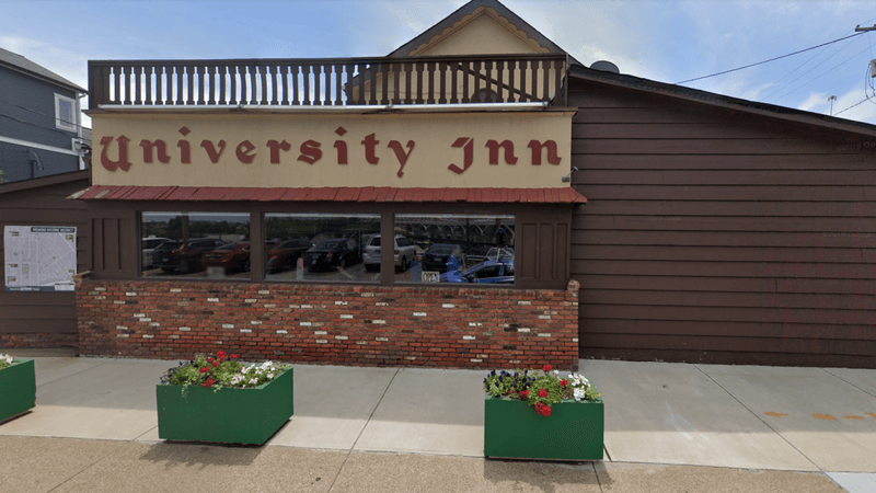 15 Beloved Ohio Fish Fry Restaurants Locals Can't Wait To Visit Each Year - Decor Hint Sokolowski's University Inn