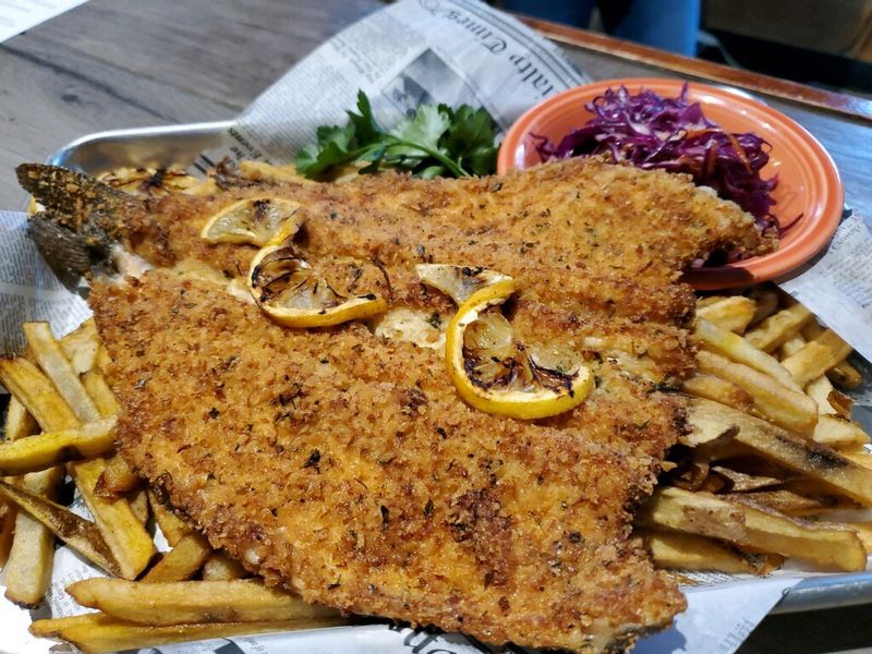 Charlie's Eatery & Pub in Folsom