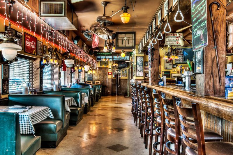 16 Nevada Pizza Places Keeping The Family-Style Tradition Alive - Decor Hint Chicago Joe's