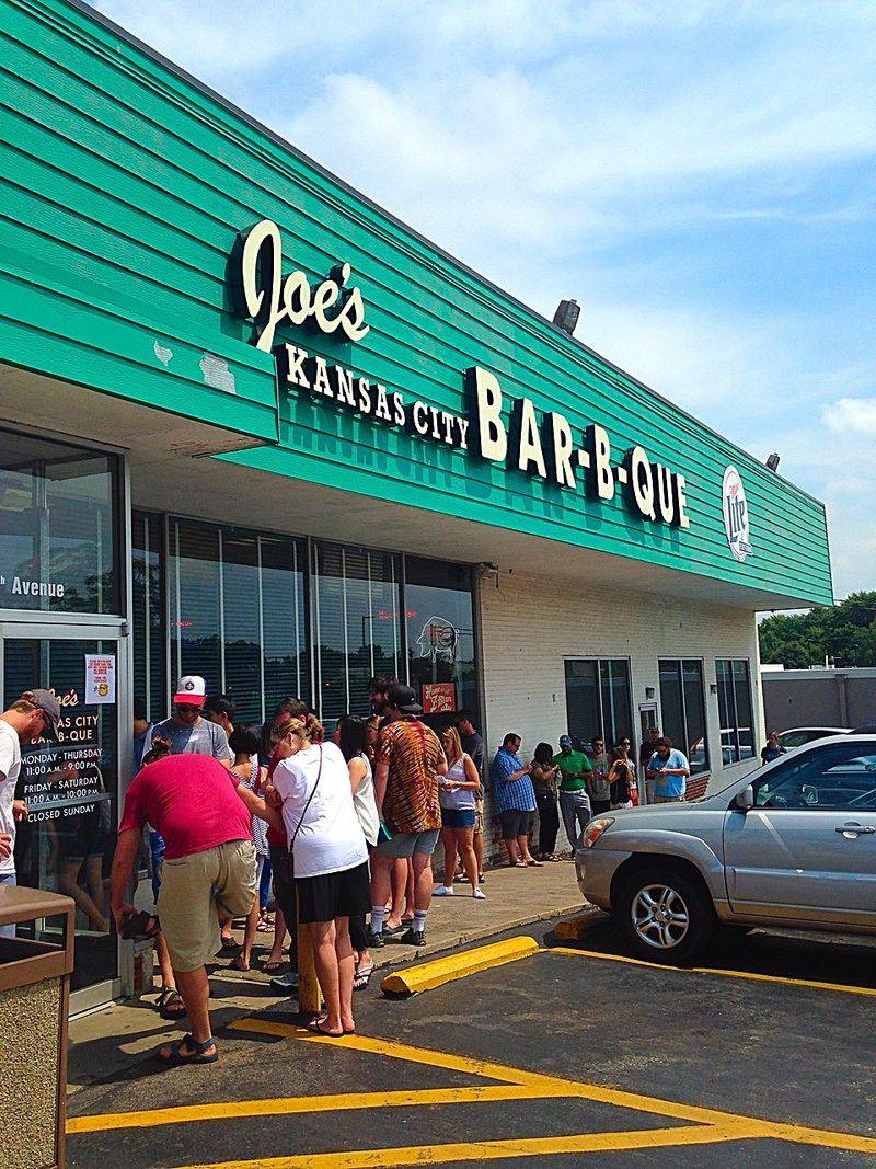 15 Kansas Restaurants That Keep Locals Coming Back Again And Again - Decor Hint Joe's Kansas City Bar-B-Que