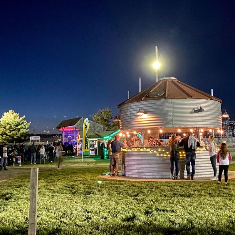 14 Pennsylvania Spots Serving Fresh, Warm, And Perfect Cider Donuts - Decor Hint Shady Brook Farm, Yardley