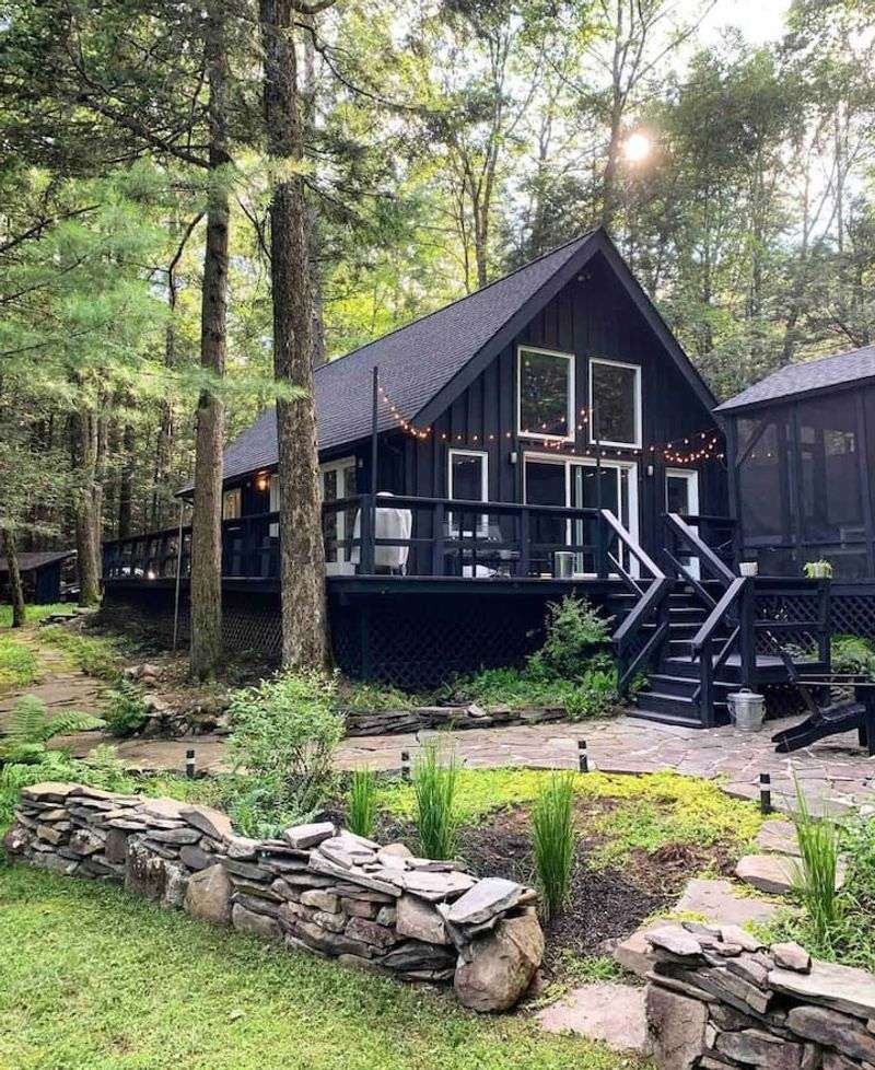 20 Cozy Fall Dates In New York's Most Enchanting Places - Decor Hint Cozy Up At A Catskills Cabin