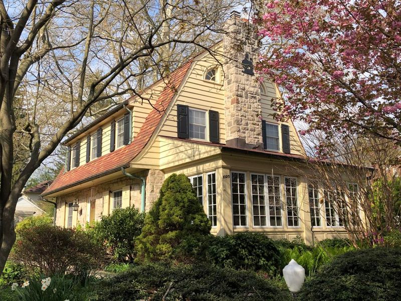 14 Home Styles In New Jersey That Just Don't Sell Anymore - Decor Hint Dutch Colonial Gambrels