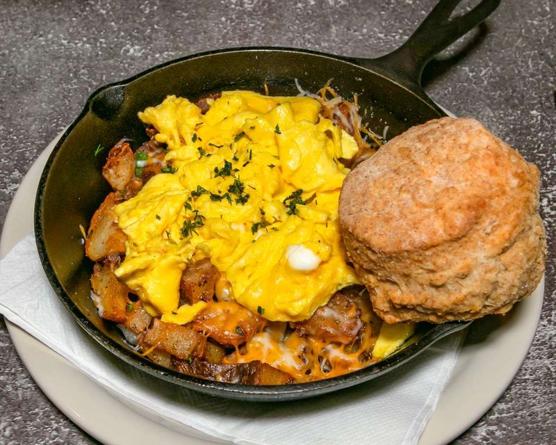 16 Georgia Diners Serving The Kind Of Comfort Food You Crave - Decor Hint Thumbs Up Diner