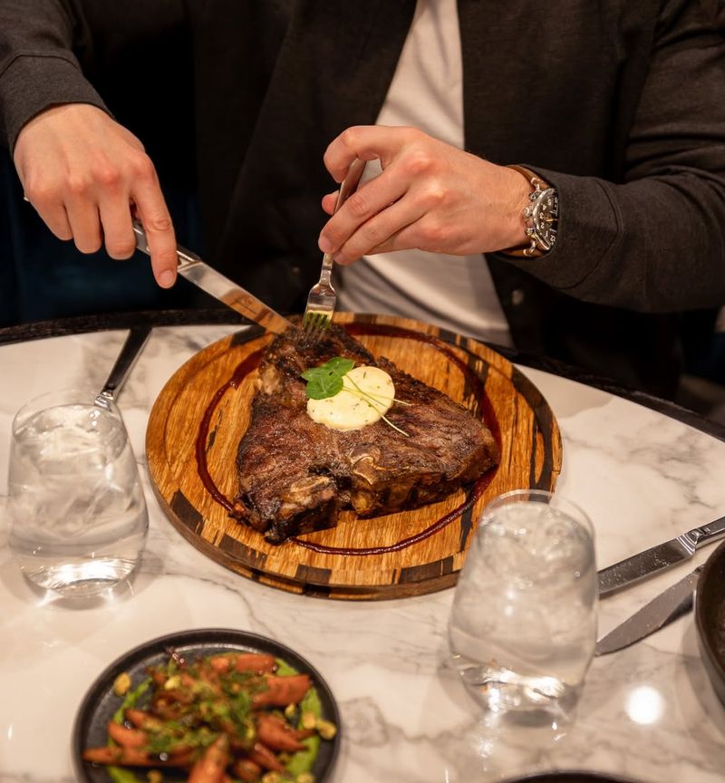 Edge Restaurant - Four Seasons Luxury Beef