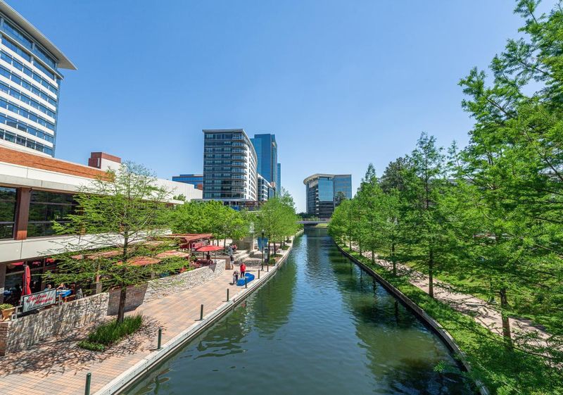 The Woodlands: Forest Oasis North Of Houston