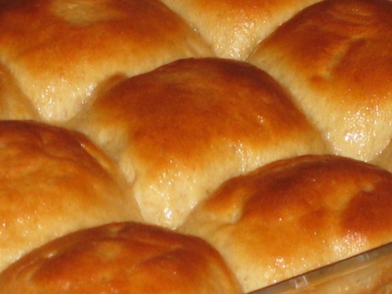 The Oregon Buffet Everyone Talks About For Its Endless Options - Decor Hint Hot Fresh Rolls Right Out The Oven
